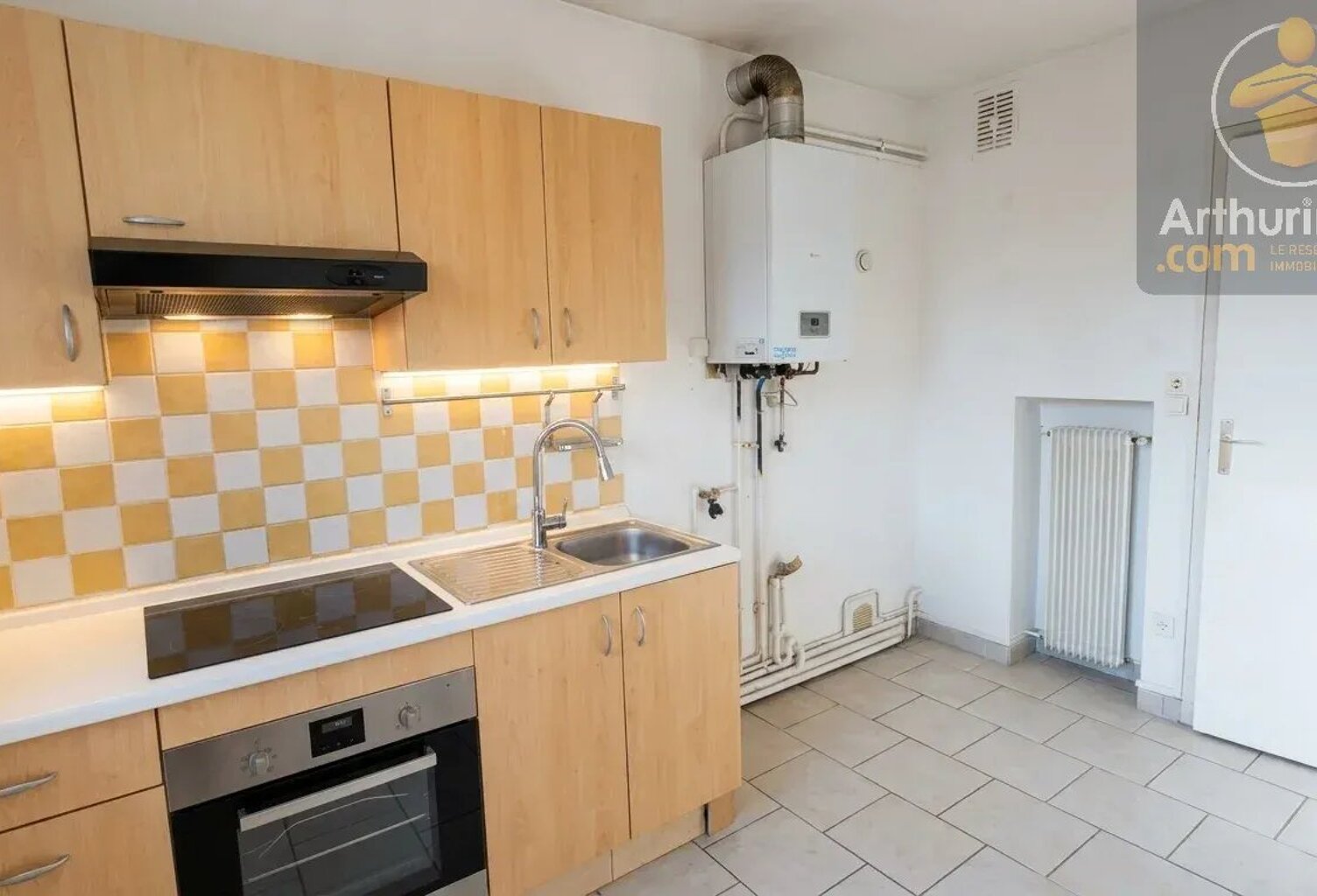Appartement F4 entièrement rénové dans résidence sécurisée Olivet Plissay — photo 1