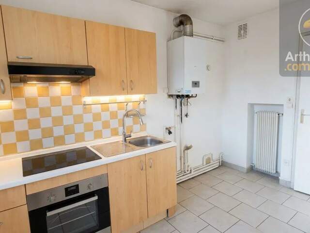 Appartement F4 entièrement rénové dans résidence sécurisée Olivet Plissay — photo du bien