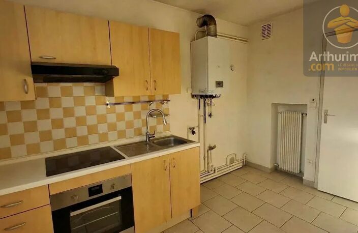 Appartement F4 entièrement rénové dans résidence sécurisée Olivet Plissay — photo 3