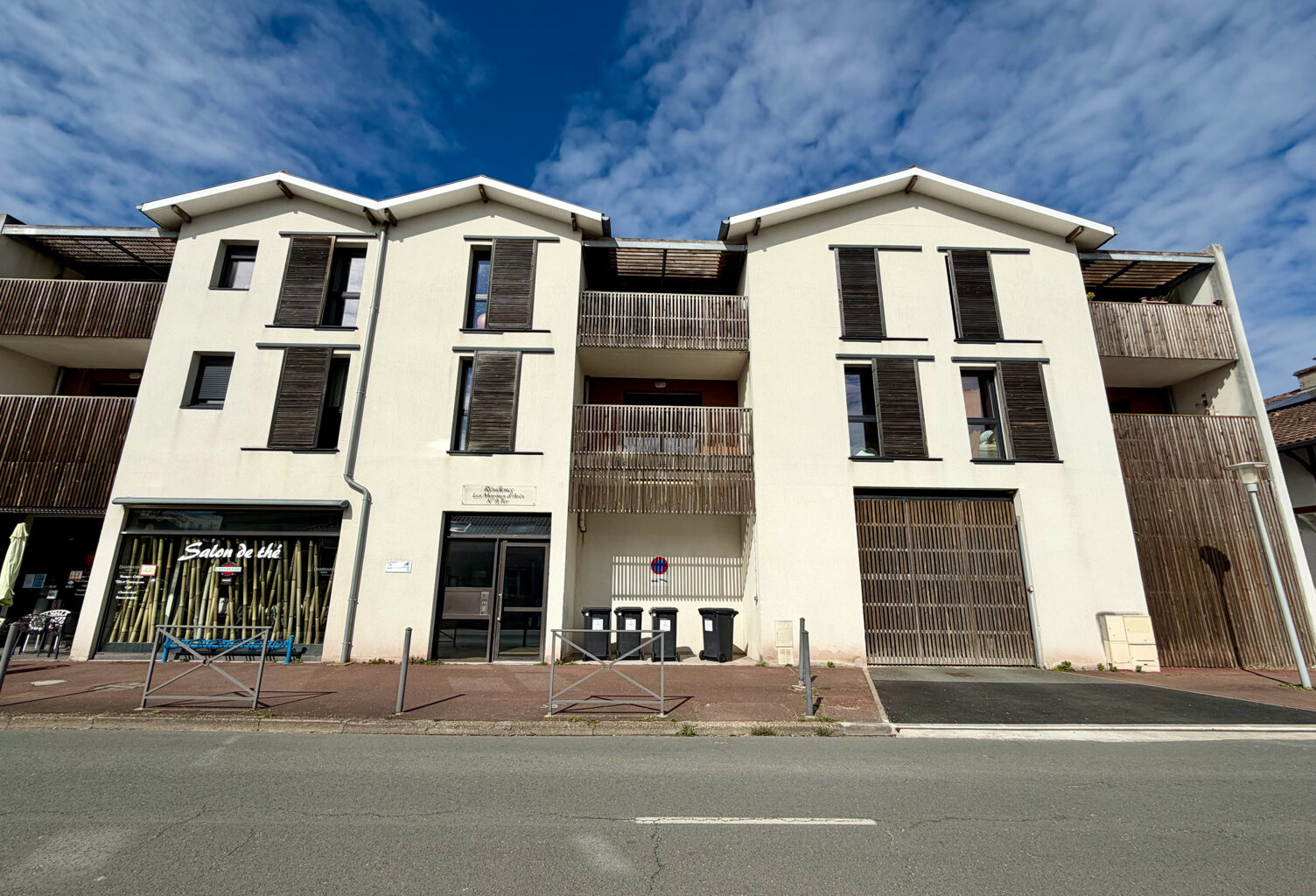 ARES HYPER CENTRE - BEL APPARTEMENT T2 AVEC TERRASSE — photo 1