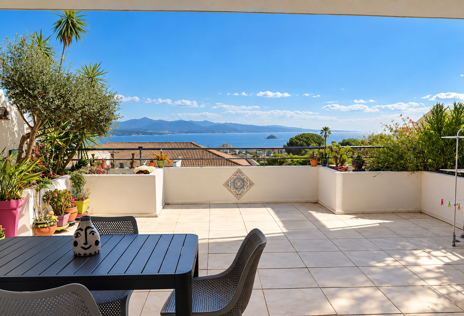 LA CIOTAT T3 AU CALME avec VUE MER PANORAMIQUE avec TERRASSE — photo 1