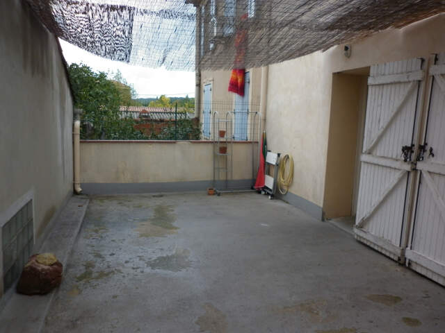 location appartement 3 pièces de 47m2 avec terrasse à Clermo — photo du bien
