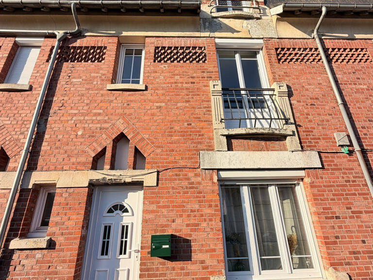 Maison - 124m² - Laon — photo 1