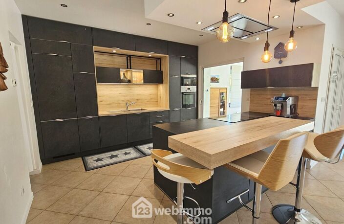 Maison - 236m² - Le Vaudoué — photo 5
