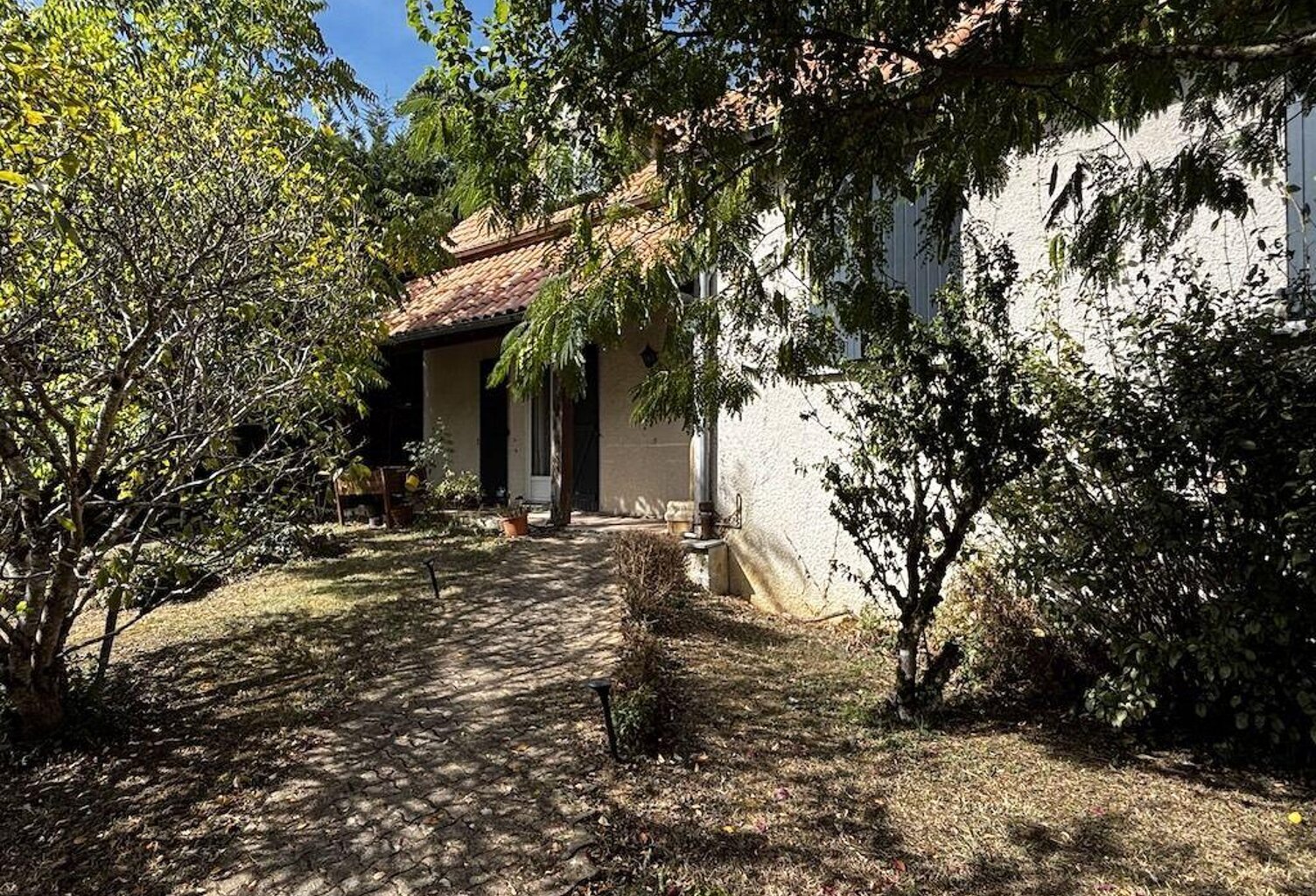Maison - 131m² - Nieuil-l''Espoir — photo 1