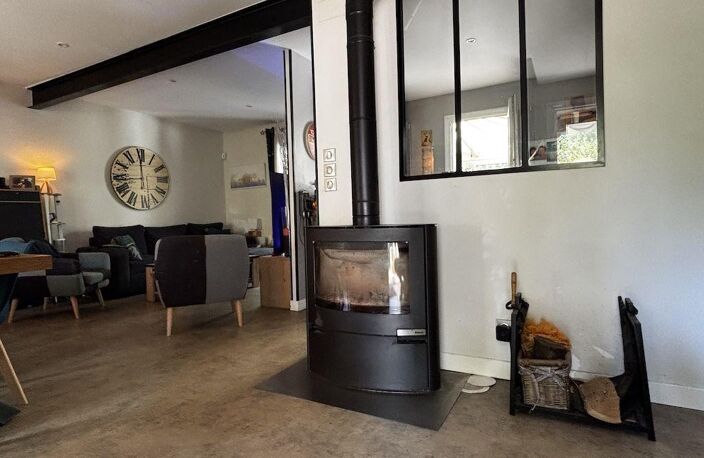 Maison - 131m² - Nieuil-l''Espoir — photo 3