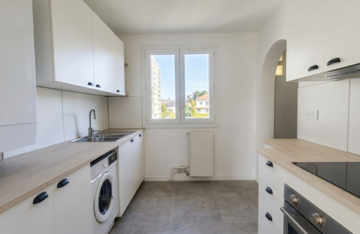 A LOUER   APPARTEMENT T3 DE 63 M2    BALCON   CAVE    MARSEI — photo 4