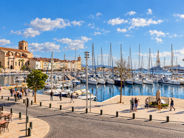 LA CIOTAT   SUPERBE T2 MEUBLÉ AVEC VUE MER SUR LE VIEUX-PORT — photo du bien