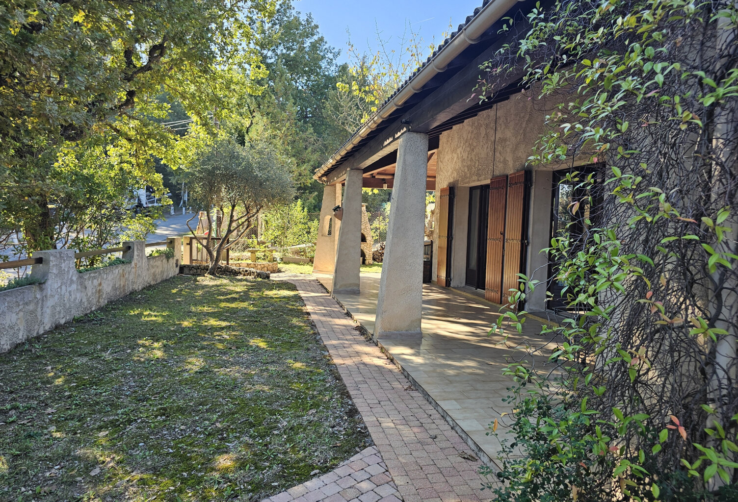 MAISON DE 172 M2 SUR 537 M2 TERRAIN AVEC PISCINE — photo 1