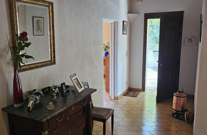 MAISON DE 172 M2 SUR 537 M2 TERRAIN AVEC PISCINE — photo 4