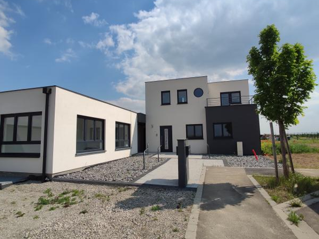 SCHNERSHEIM - Local professionnel de 2020 - 70,31 m2