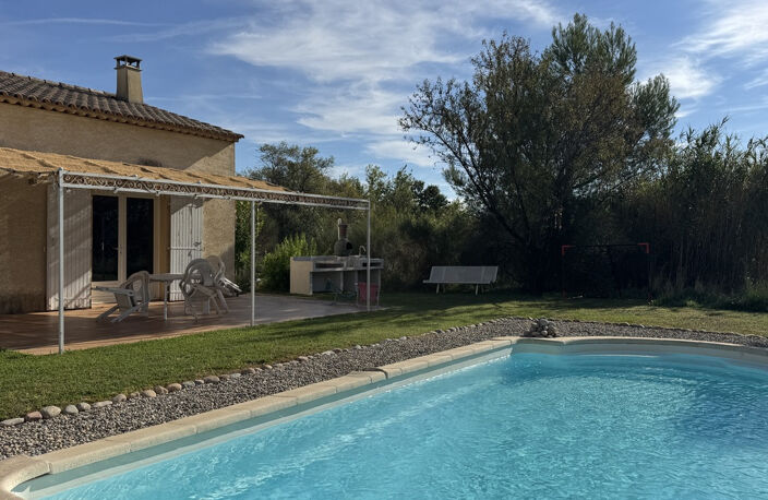PUGET-VILLE   VILLA DE PLAIN-PIED AVEC PISCINE, AU CALME ET — photo 3