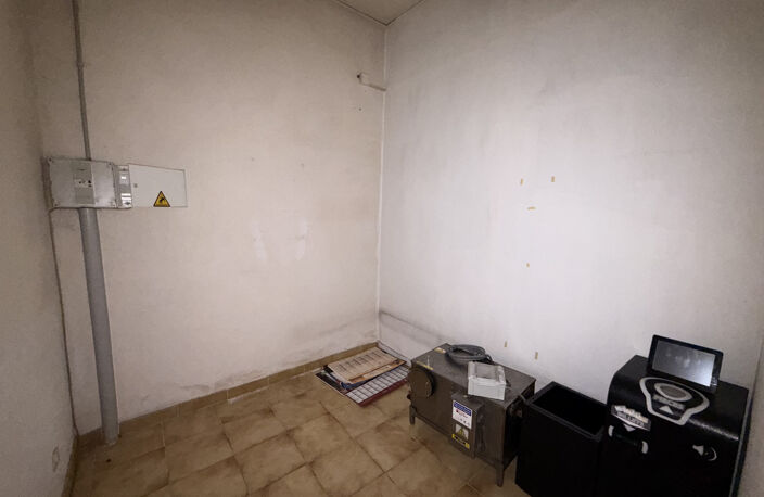 Local commercial 25,53m2 Centre du village de Luynes — photo 3