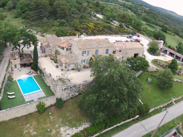 EXCLUSIVITÉ : Bastide proche de Gordes. — photo du bien