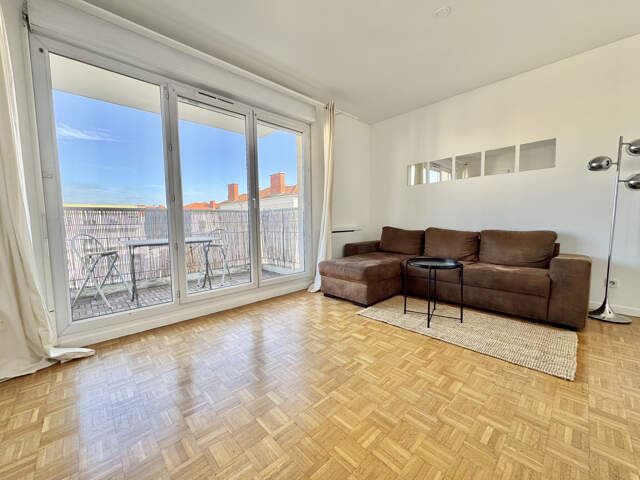 T2 sans vis-à-vis, étage élevé, balcon. — photo du bien
