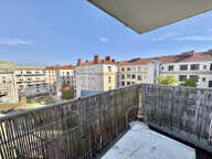 T2 sans vis-à-vis, étage élevé, balcon. — photo 2