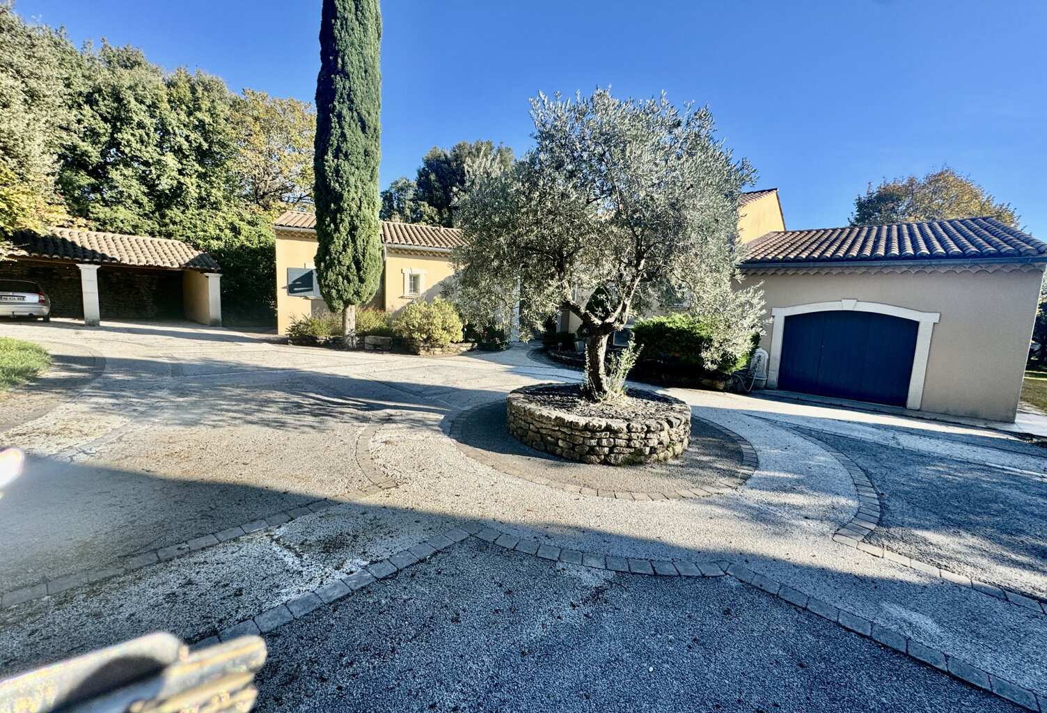 Maison contemporaine 200 m2 sur 2687 M2 de terrain clos — photo 1