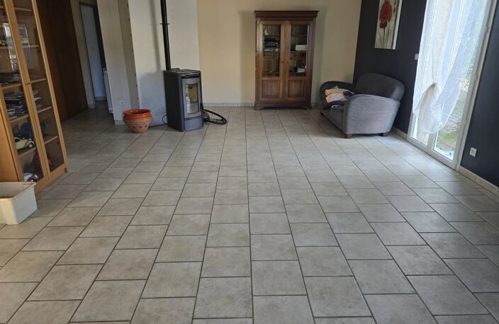 Charmante maison de plain-pied avec grand garage et jardin de 733 m² — photo 4