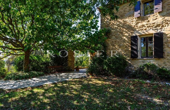 Vaison-la-Romaine – Ferme en pierre avec jardin arboré et terrai — photo 2