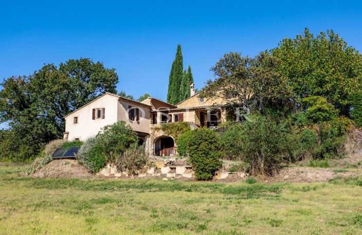 Vaison-la-Romaine – Ferme en pierre avec jardin arboré et terrai — photo 3