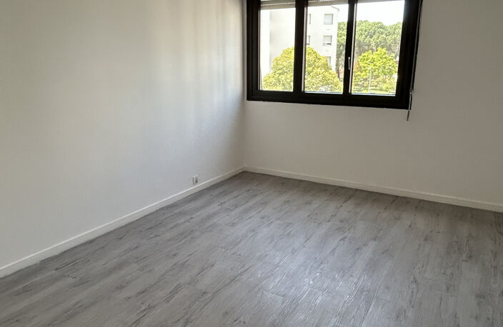 SAISIR ! BEL APPARTEMENT de 68 m2 avec balcon ! MARMANDE — photo 4