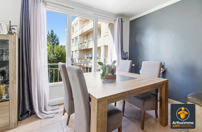 Appartement 4 pièces de 68,50 m² vendu meublé – 3 chambres, traversant, cave — photo 2
