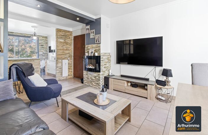 Appartement 4 pièces de 68,50 m² vendu meublé – 3 chambres, traversant, cave — photo 3