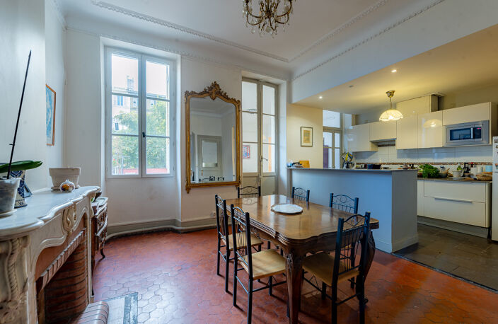 13001 Longchamp   BEL APPARTEMENT DE CHARME DE 95 M2 AVEC TE — photo 2