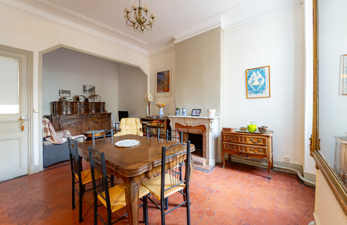 13001 Longchamp   BEL APPARTEMENT DE CHARME DE 95 M2 AVEC TE — photo 4