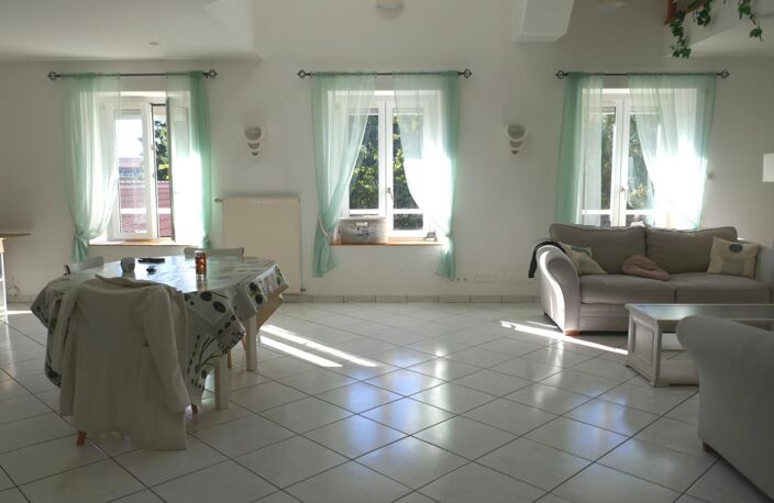 Vente appartement 6 pièces 145 m² Sainte-Sigolène (43600) — photo 4