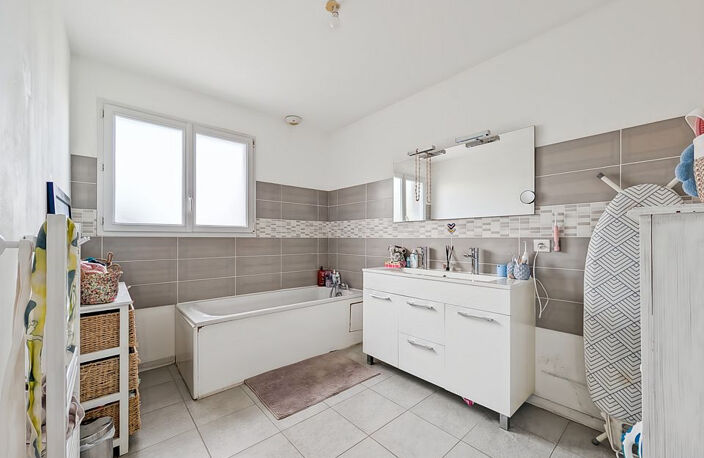 33 290 - Parempuyre   Maison familiale 135 m2 - DPE B - pisc — photo 5
