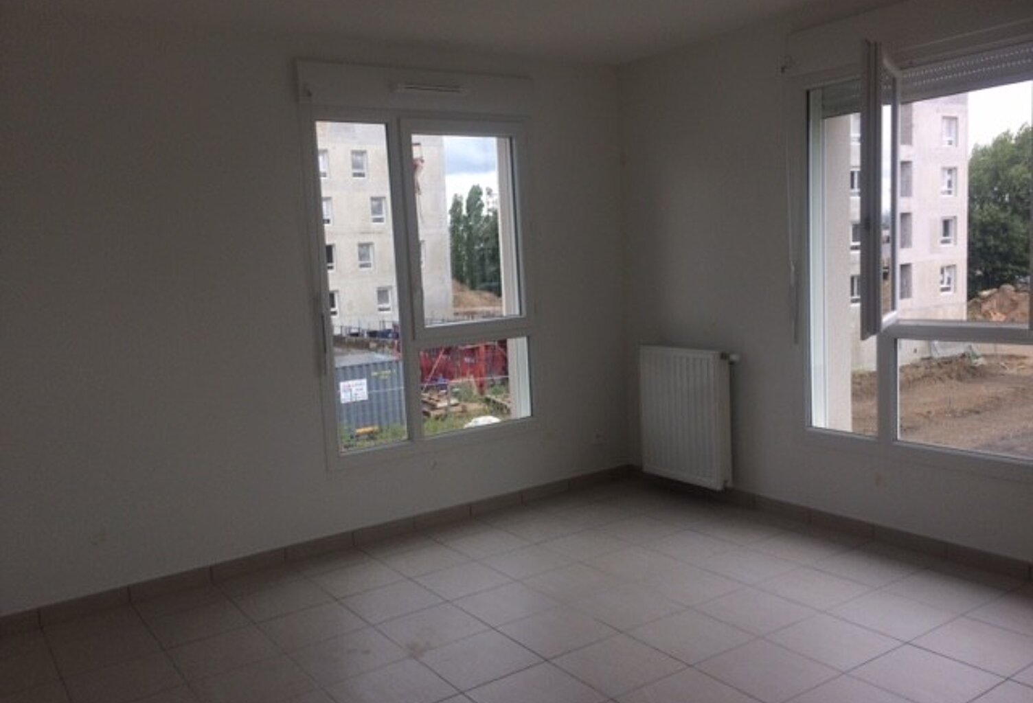 Location appartement 2 pièces 42 m² à Vaulx-en-Velin (69120) — photo 1