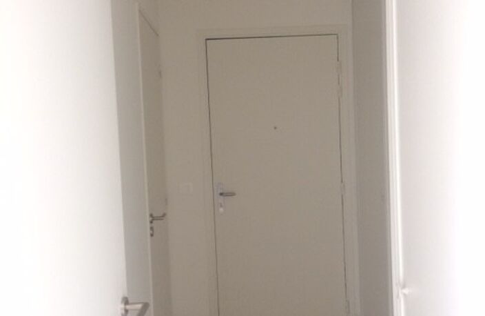 Location appartement 2 pièces 42 m² à Vaulx-en-Velin (69120) — photo 4