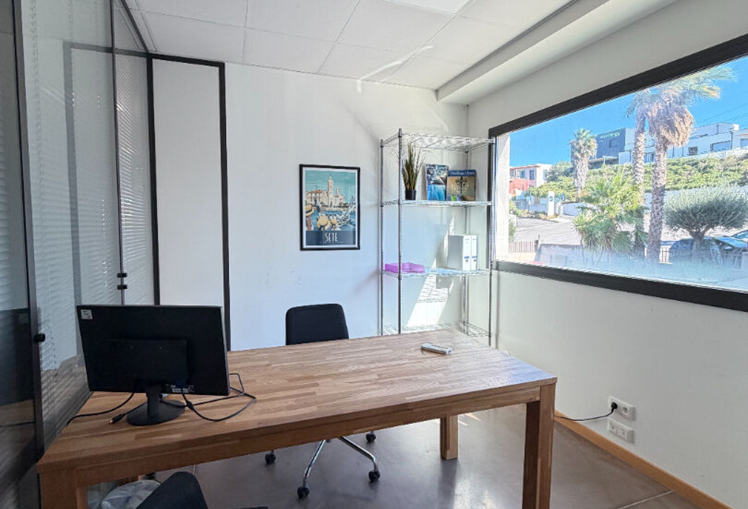 LOCATION DE BUREAUX PROFESSIONNELS 102,38 m² — photo 1
