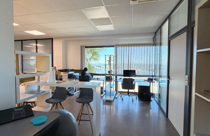 LOCATION DE BUREAUX PROFESSIONNELS 102,38 m² — photo 4