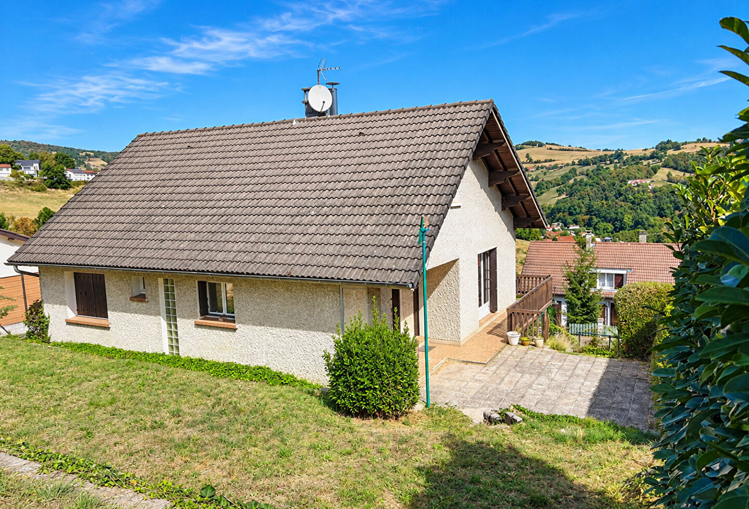 SORBIERS - VALJOLY | Villa 119 m²  Vue dégagée  Terrain 970 m² — photo 1