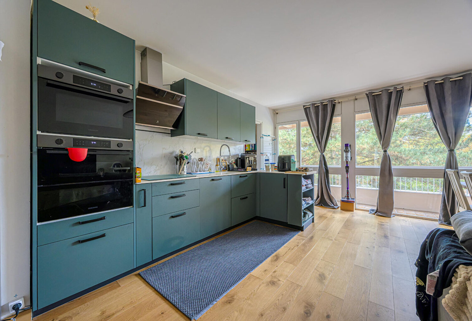 Appartement T4 traversant avec balcons, garage et parking — photo 1