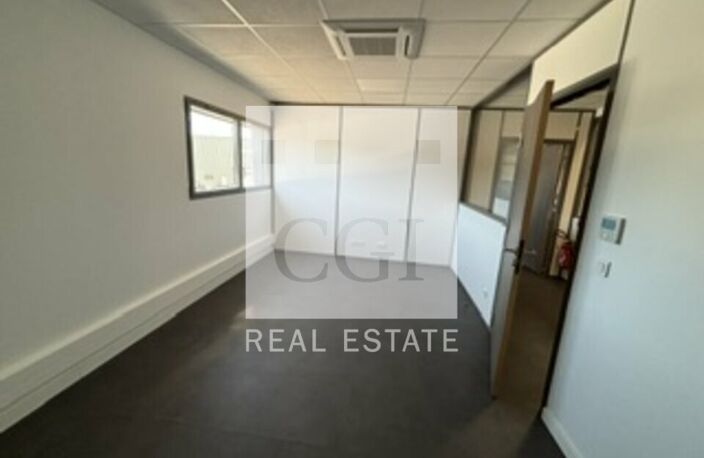 BUREAUX à LOUER — photo 2
