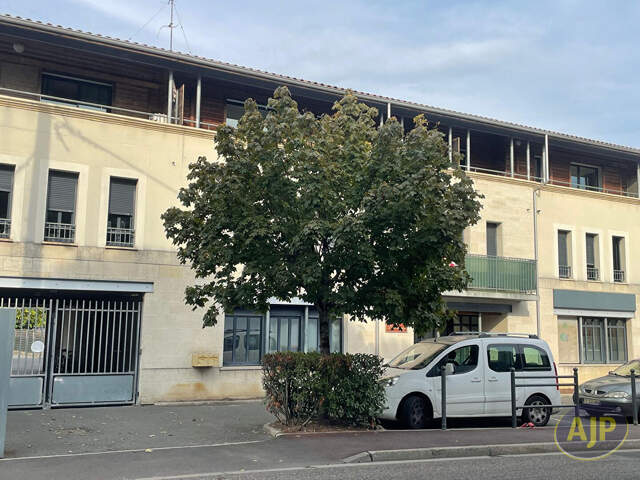 LEOGNAN CENTRE VILLE — photo du bien