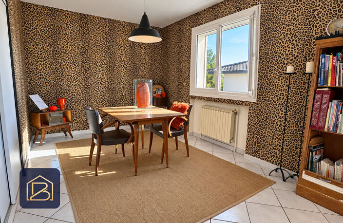 Maison individuelle avec dépendances et grand garage — photo 4
