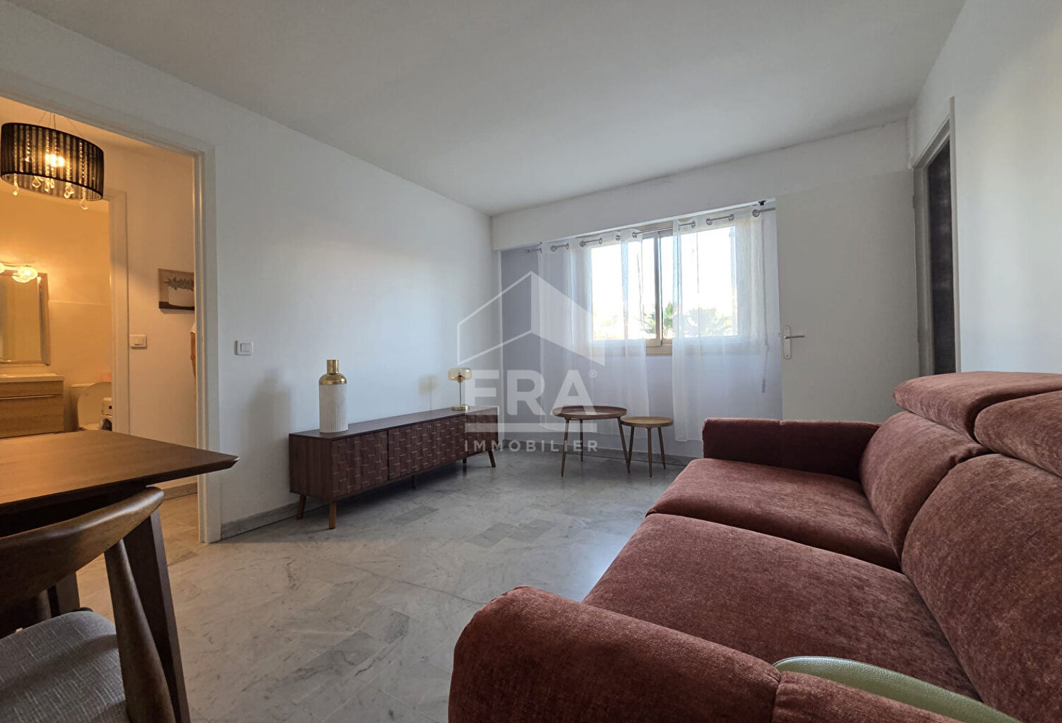 Studio en étage au cros — photo 1
