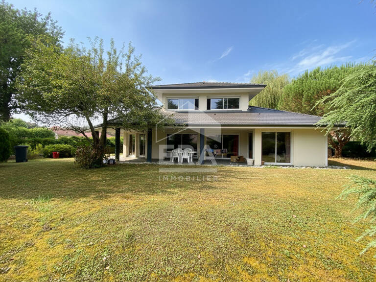 IDRON : Maison T4 de 165 m² au calme avec jardin et garage — photo 1