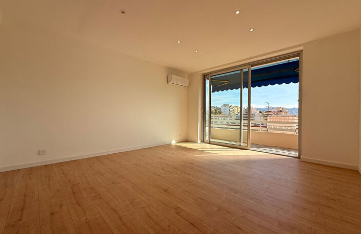 A VENDRE - 2 PIECES - CANNES — photo 2