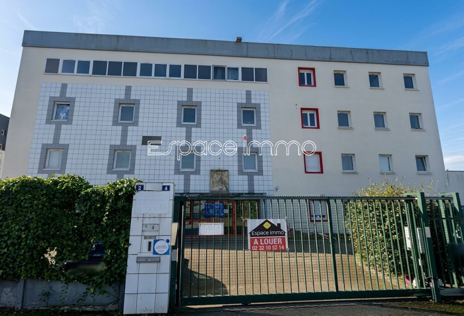 INVESTISSEURS - IMMEUBLE DE 77 LOGEMENTS - T1 AVEC PARKING - ASCENSEUR - INVESTISSEUR - 2070 M² — photo 1