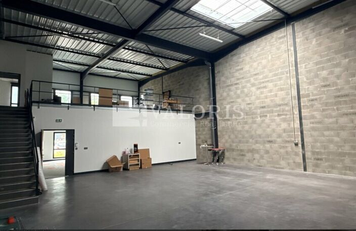 LOCAL D'ACTIVITE - ATELIER à LOUER — photo 2
