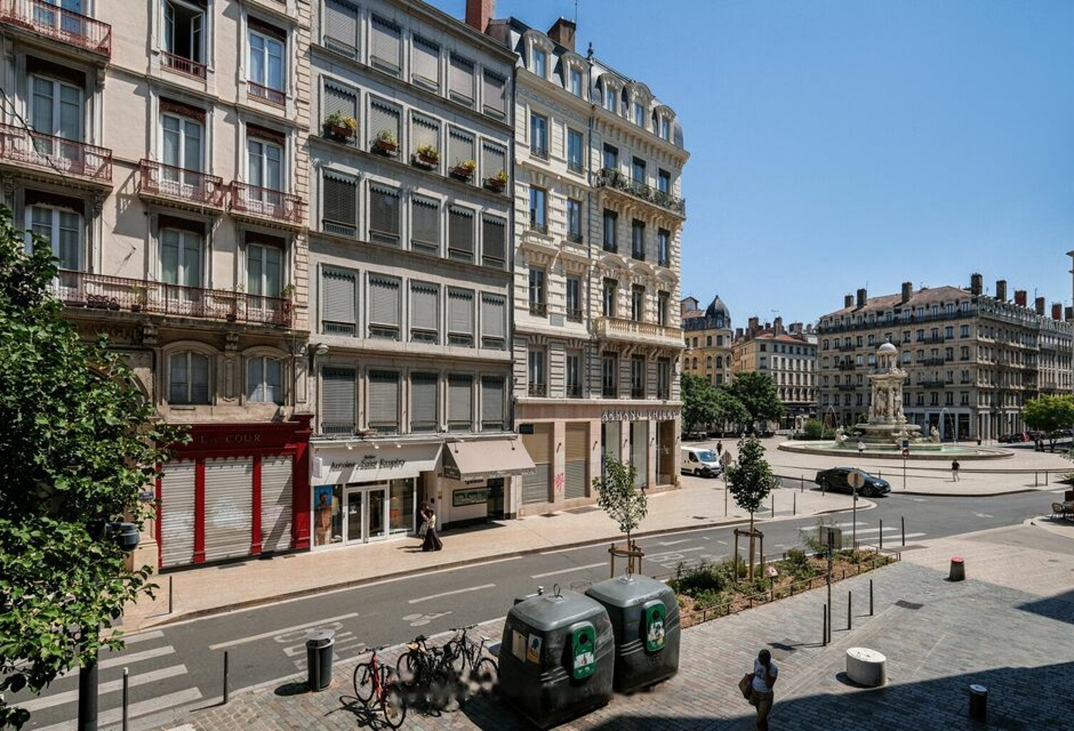 BUREAUX à LOUER — photo 1