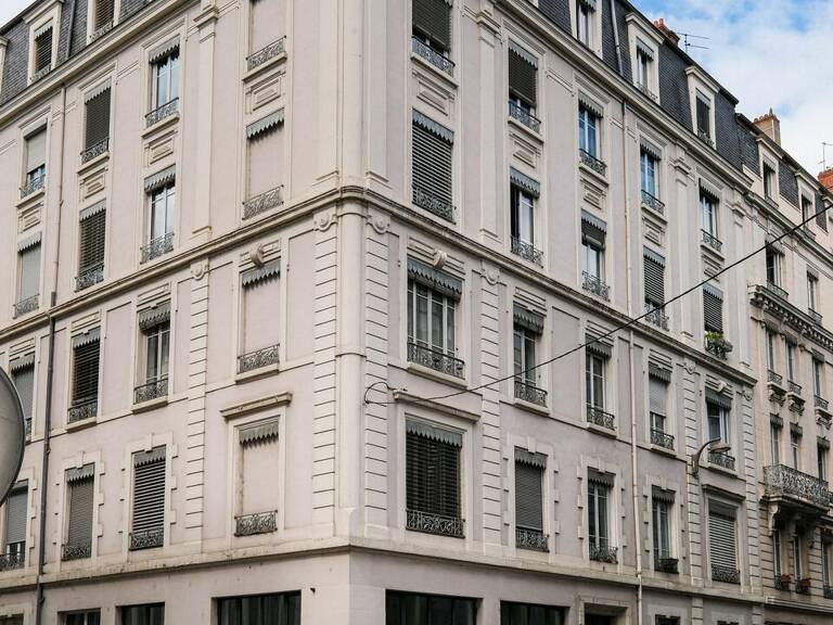 BUREAUX à LOUER — photo 1