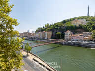 Appartement à l'élégance architecturale suspendue sur la Saône — photo 2