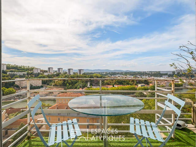 Appartement rénové par architecte avec balcons et vue dégagée — photo du bien
