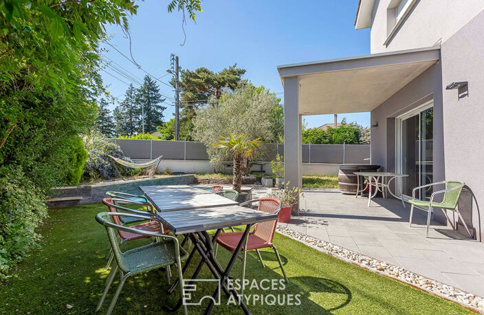 Maison contemporaine avec jardin et piscine — photo 3